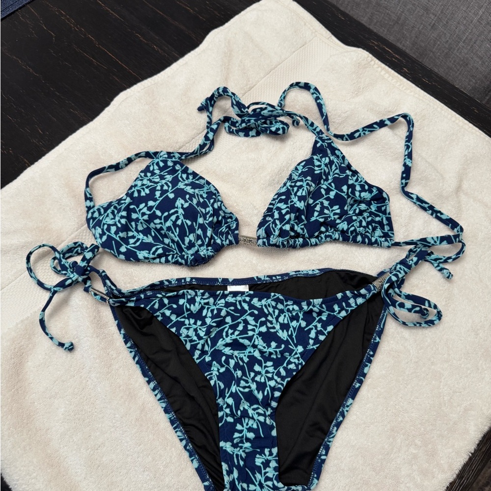 VENUS Navy & Aqua Leaf-Print Tie Bikini Set